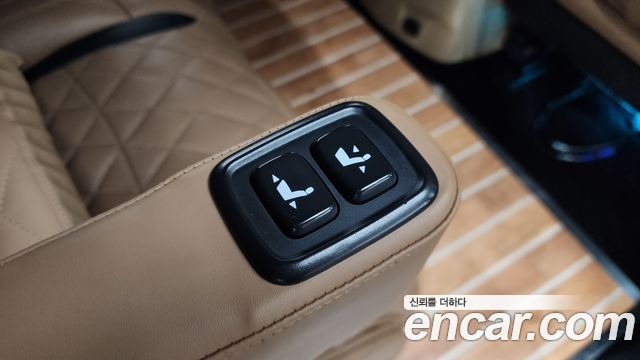 Cadillac Escalade 2018 — photo 24