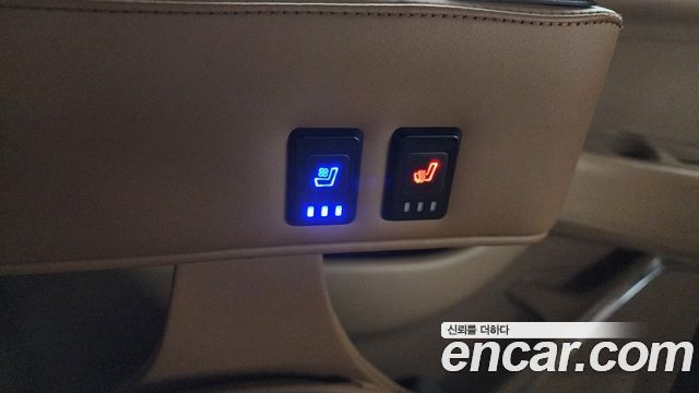Cadillac Escalade 2018 — photo 25