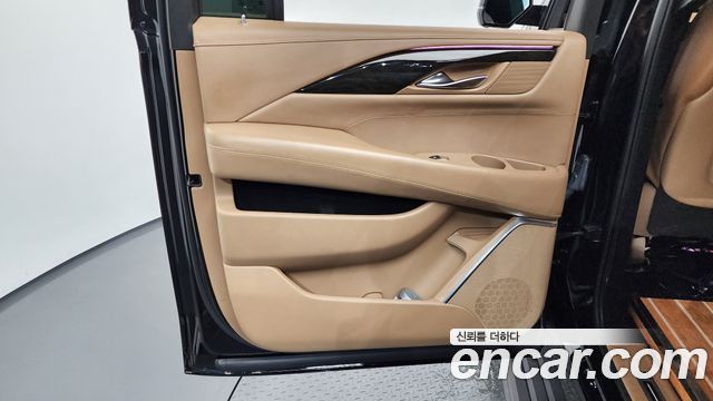 Cadillac Escalade 2018 — photo 15