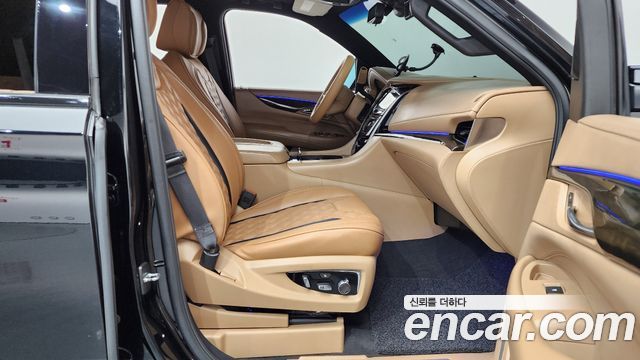 Cadillac Escalade 2018 — photo 16