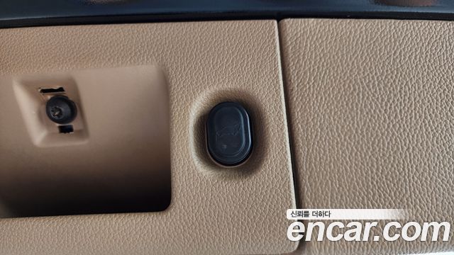 Cadillac Escalade 2018 — photo 28