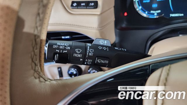 Cadillac Escalade 2018 — photo 29