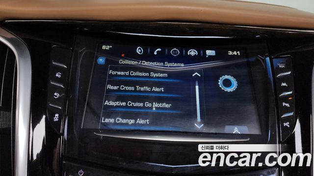 Cadillac Escalade 2018 — photo 35