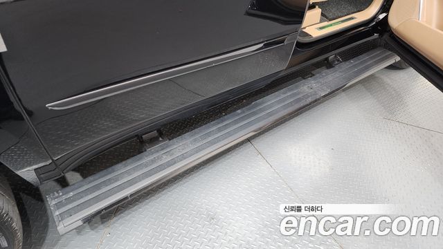 Cadillac Escalade 2018 — photo 36