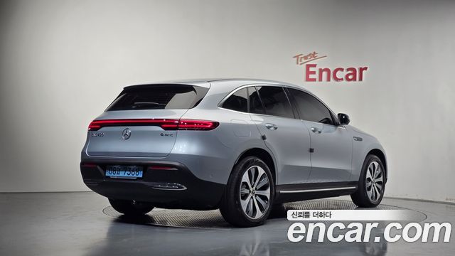 Mercedes-Benz EQC 2020 — photo 2