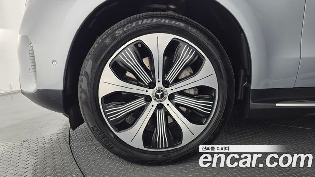 Mercedes-Benz EQC 2020 — photo 5