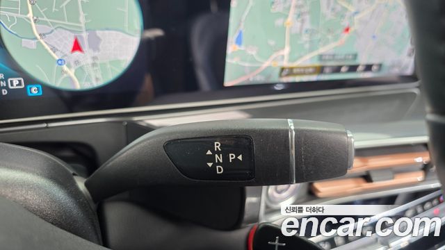 Mercedes-Benz EQC 2020 — photo 12