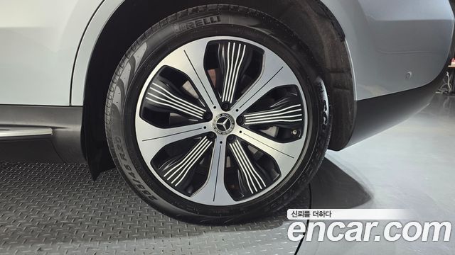 Mercedes-Benz EQC 2020 — photo 7