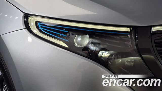 Mercedes-Benz EQC 2020 — photo 8