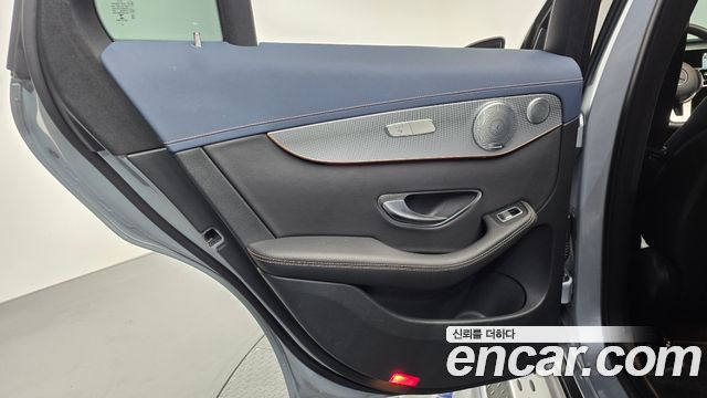 Mercedes-Benz EQC 2020 — photo 15