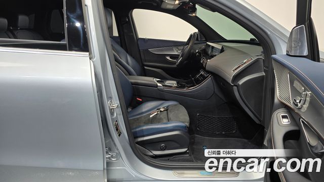 Mercedes-Benz EQC 2020 — photo 16