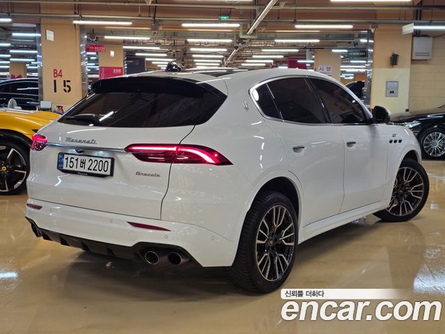 Maserati Grecale 2023 — photo 2