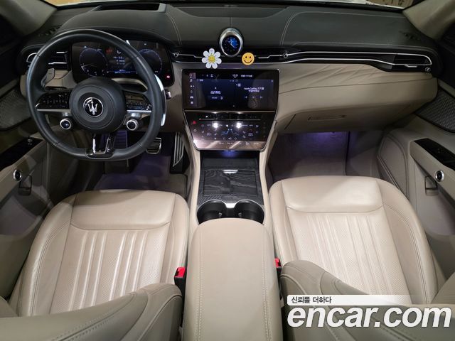 Maserati Grecale 2023 — photo 14