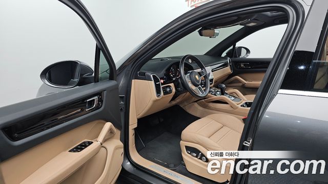 Porsche Cayenne 2021 — photo 13
