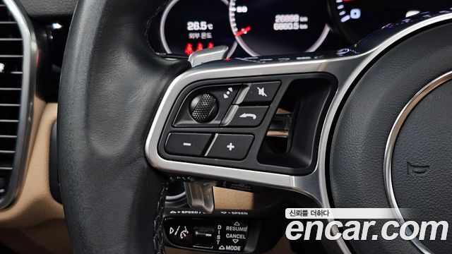 Porsche Cayenne 2021 — photo 20