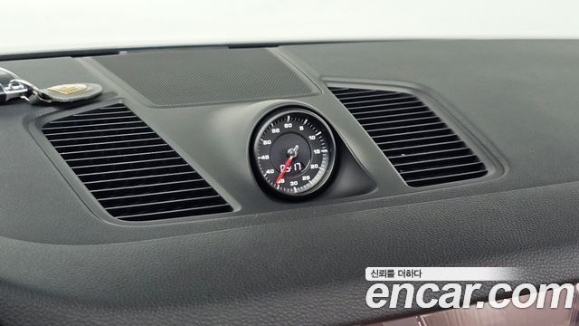 Porsche Cayenne 2021 — photo 25