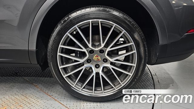 Porsche Cayenne 2021 — photo 7