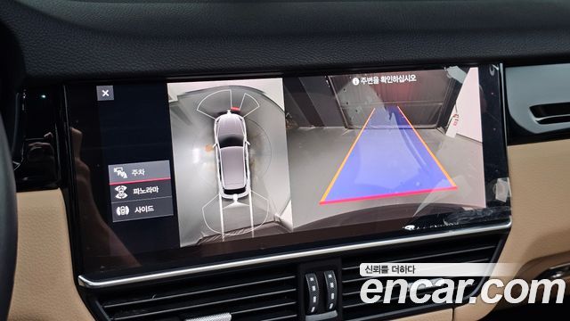 Porsche Cayenne 2021 — photo 27