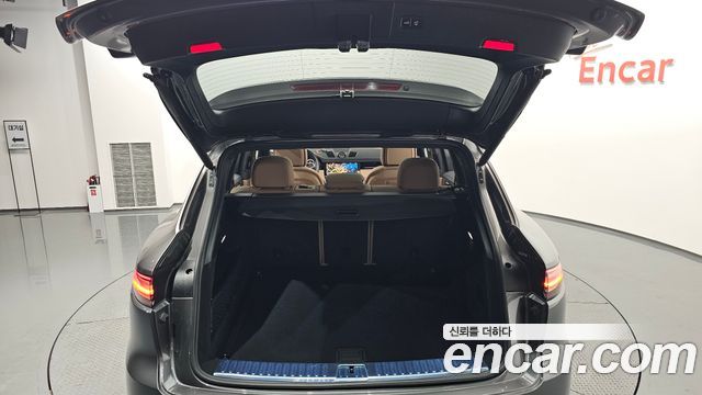 Porsche Cayenne 2021 — photo 36