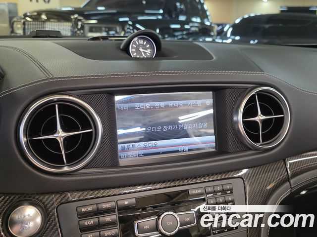 Mercedes-Benz SL-Class 2016 — photo 13