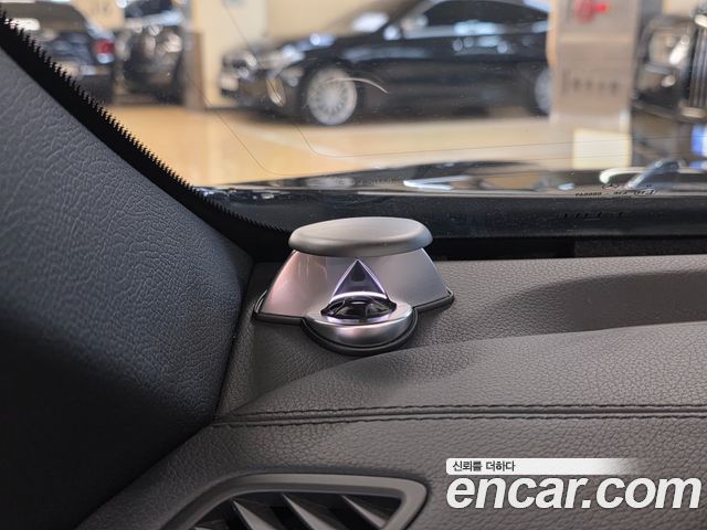 Mercedes-Benz SL-Class 2016 — photo 18