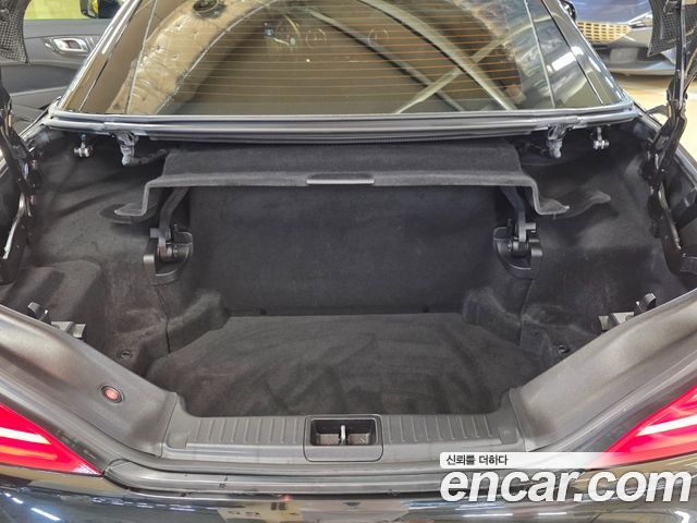 Mercedes-Benz SL-Class 2016 — photo 19