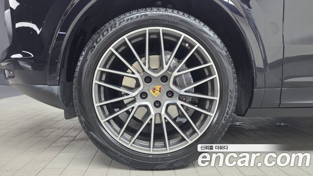Porsche Cayenne 2021 — photo 5