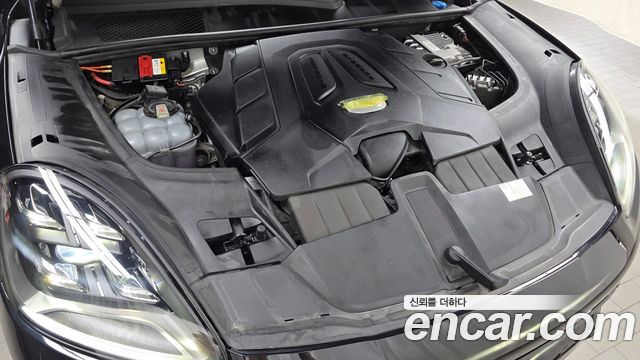 Porsche Cayenne 2021 — photo 6
