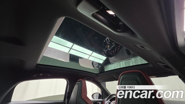 Porsche Cayenne 2021 — photo 25
