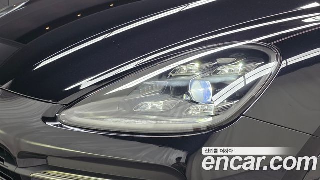 Porsche Cayenne 2021 — photo 8