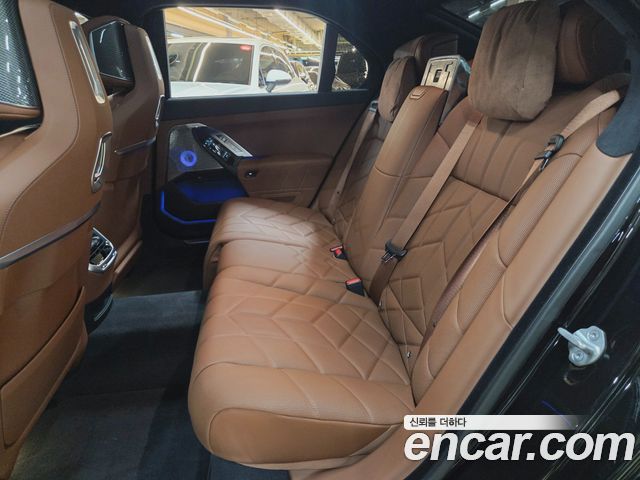 BMW i7 2024 — photo 12