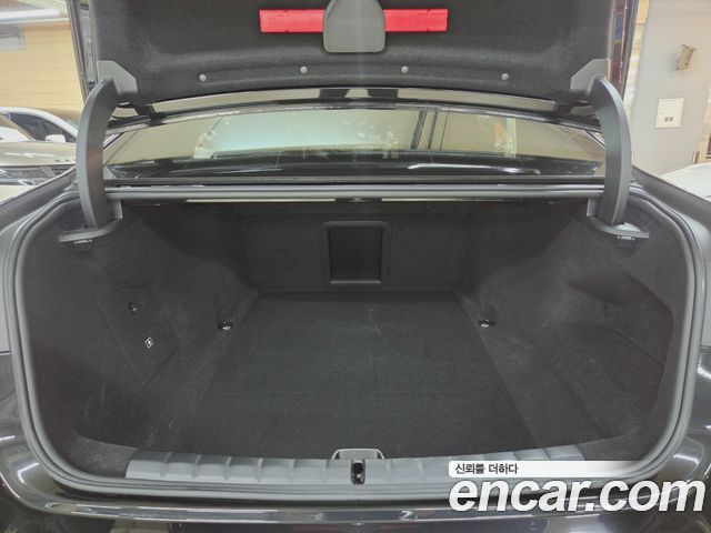 BMW i7 2024 — photo 18
