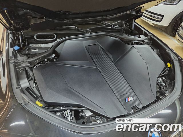 BMW i7 2024 — photo 20
