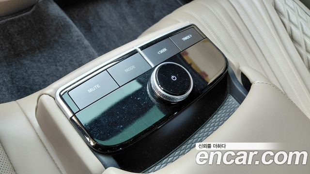 Kia K8 2023 — photo 31