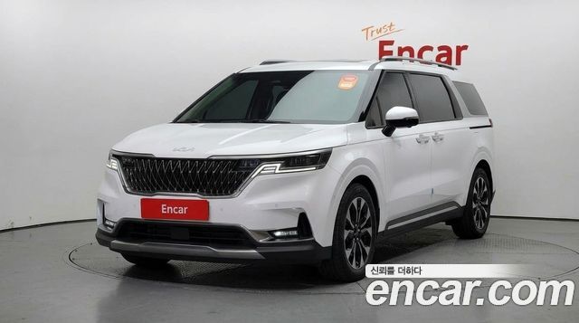 Kia Canival 2023 — photo 1