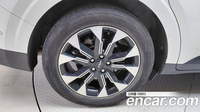 Kia Canival 2023 — photo 5