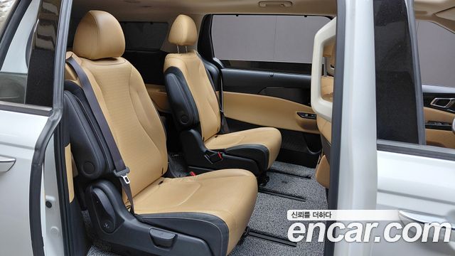 Kia Canival 2023 — photo 17