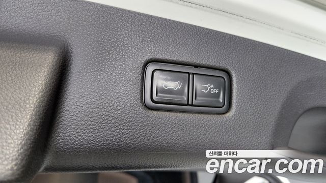 Kia Canival 2023 — photo 24