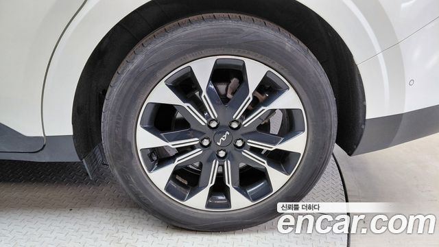 Kia Canival 2023 — photo 7