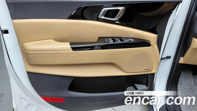 Kia Canival 2023 — photo 15