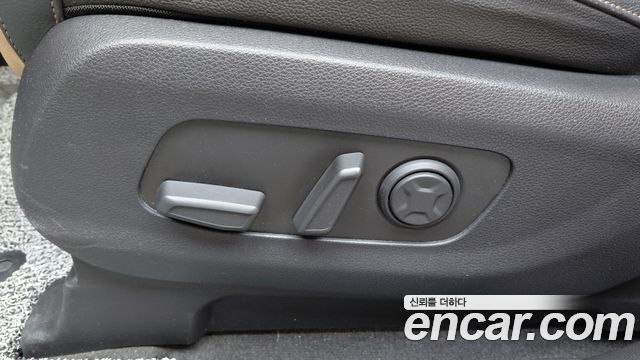 Kia Canival 2023 — photo 31