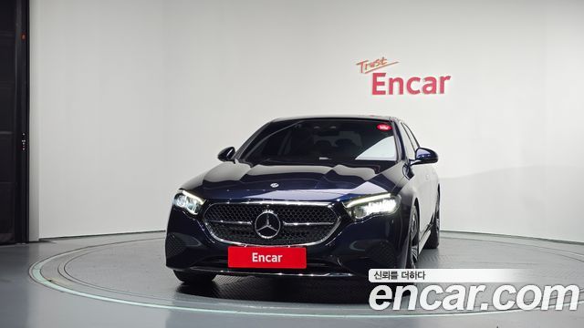 Mercedes-Benz E-Class 2024 — photo 3