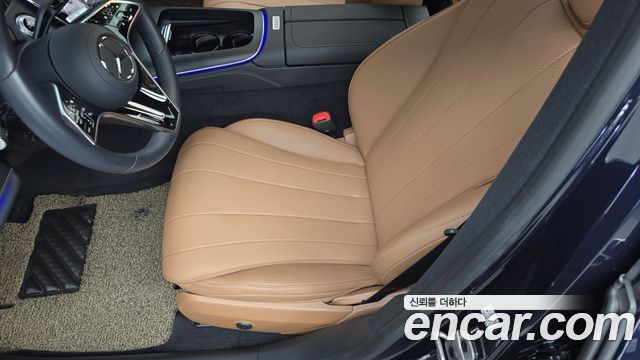 Mercedes-Benz E-Class 2024 — photo 25