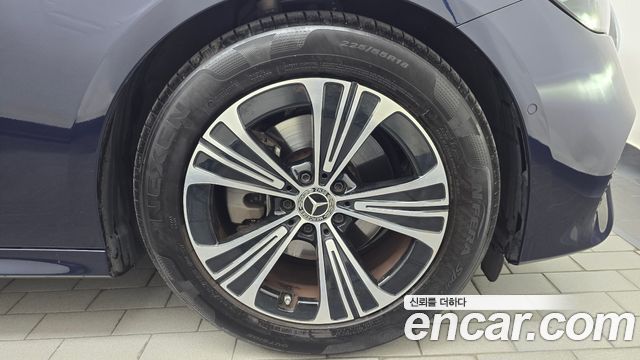 Mercedes-Benz E-Class 2024 — photo 7