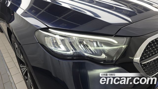 Mercedes-Benz E-Class 2024 — photo 8