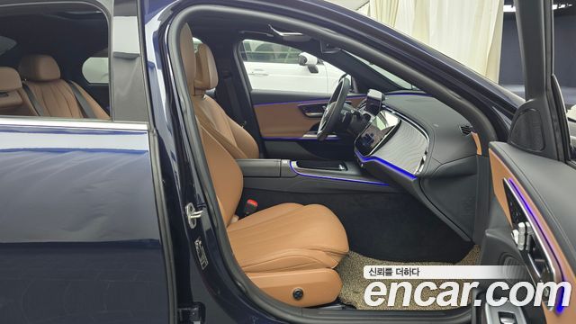 Mercedes-Benz E-Class 2024 — photo 16