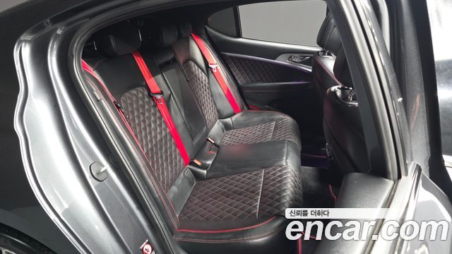 Genesis G70 2018 — photo 17