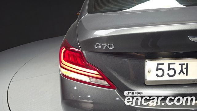 Genesis G70 2018 — photo 9