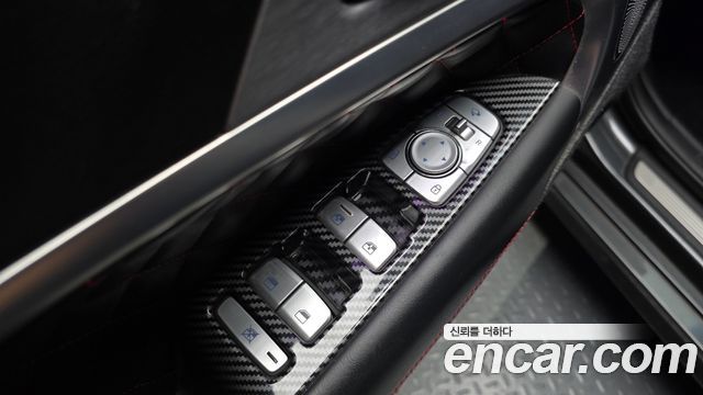 Genesis G70 2018 — photo 35