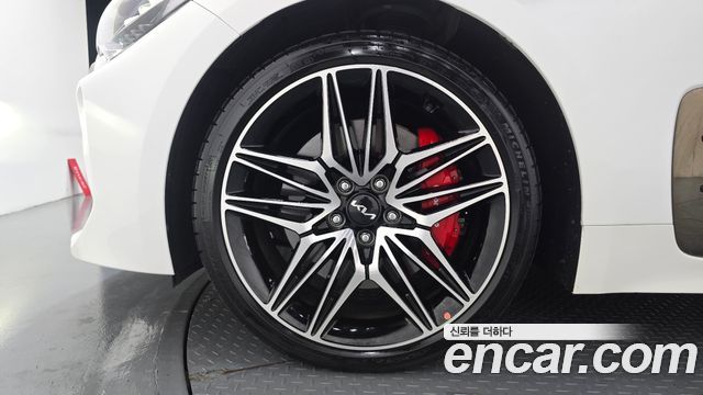 Kia Stinger 2023 — photo 5